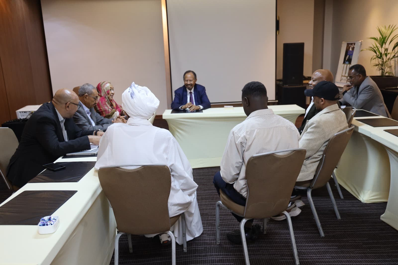 السياسة والأخبار