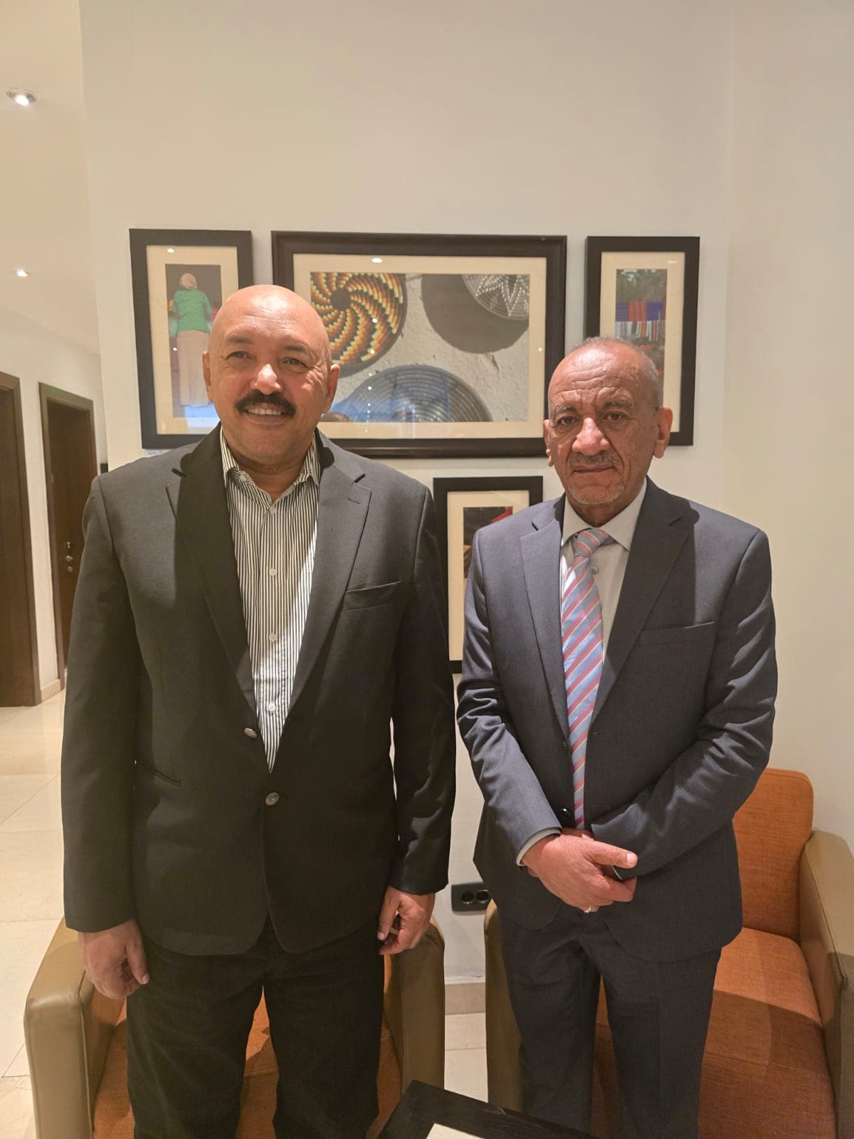 السياسة والأخبار