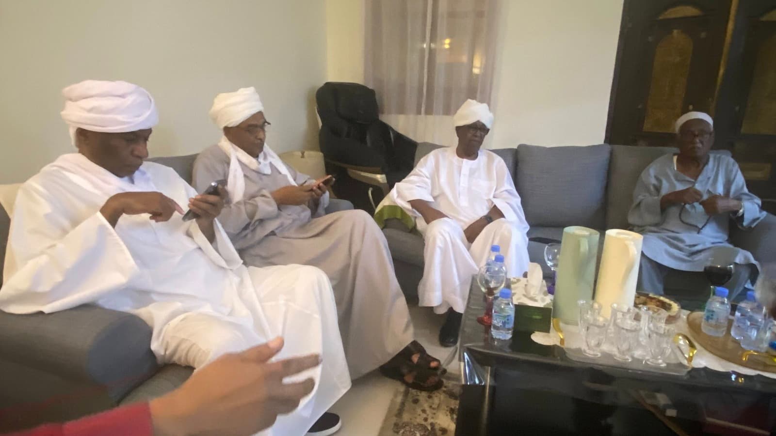 السياسة والأخبار