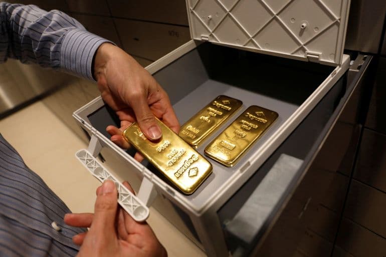 السياسة والأخبار