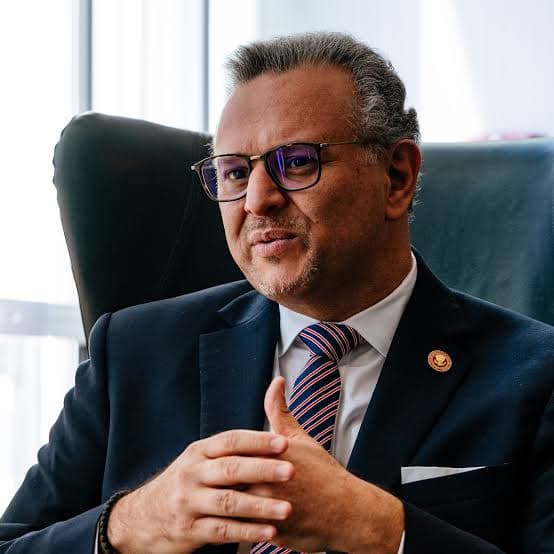 السياسة والأخبار