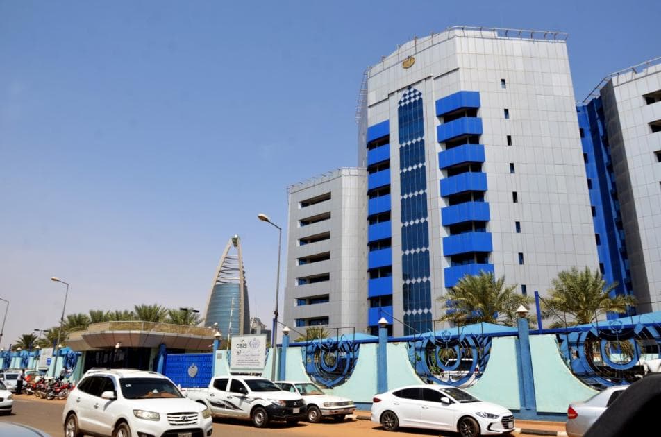 السياسة والأخبار