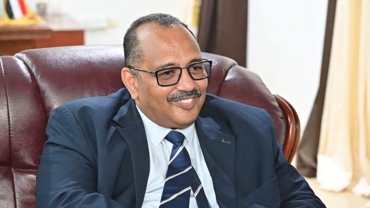 السياسة والأخبار