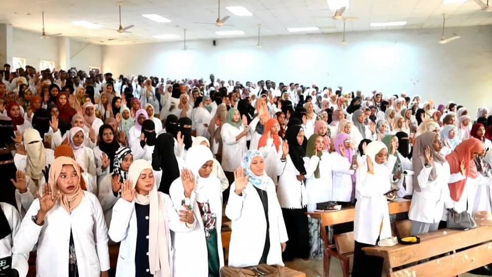السياسة والأخبار