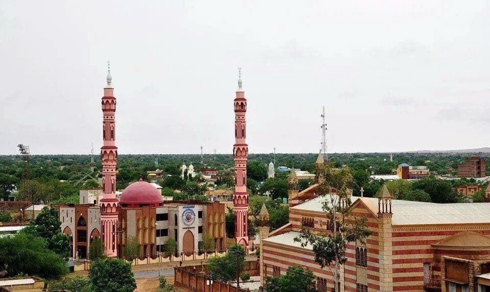 السياسة والأخبار