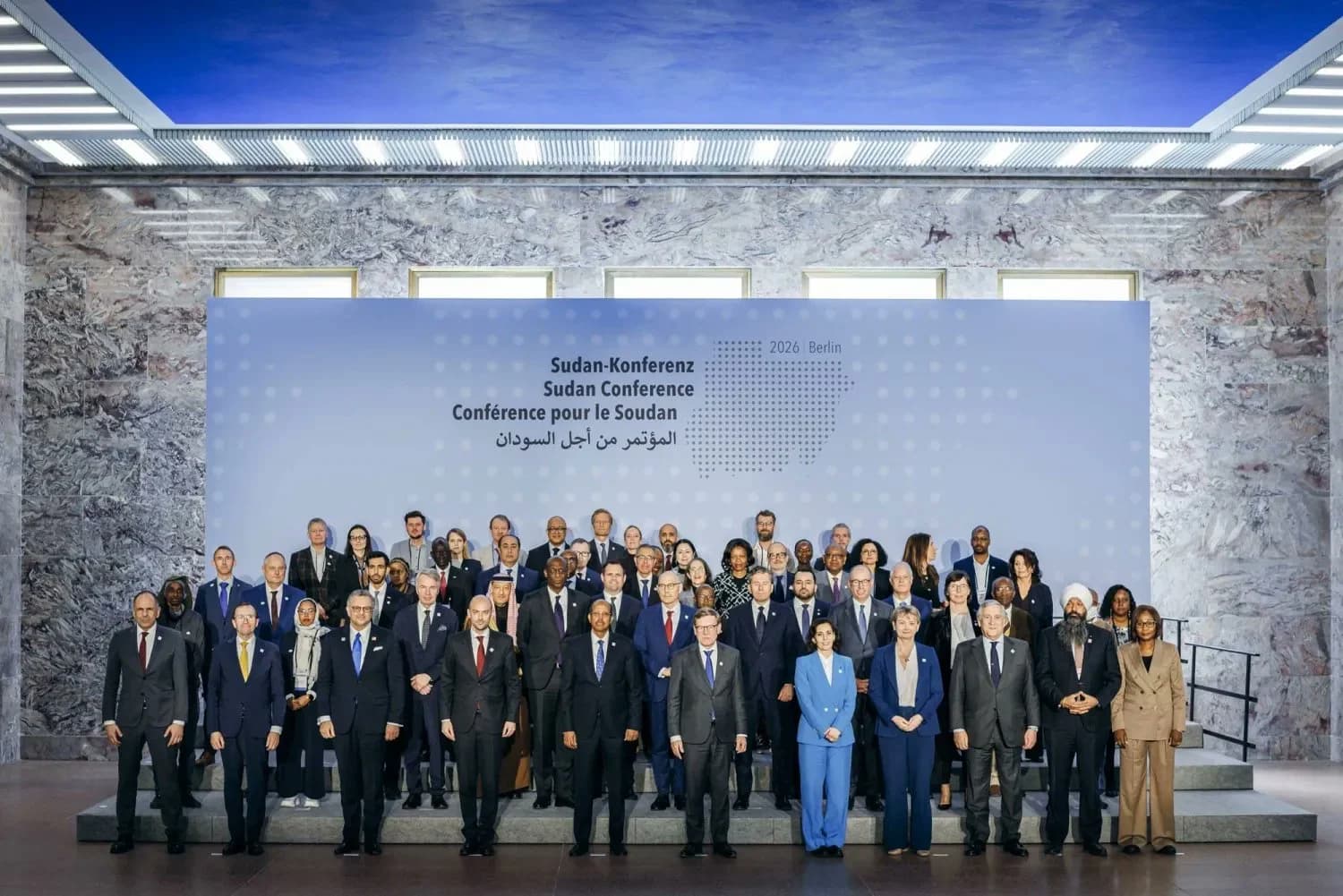 السياسة والأخبار