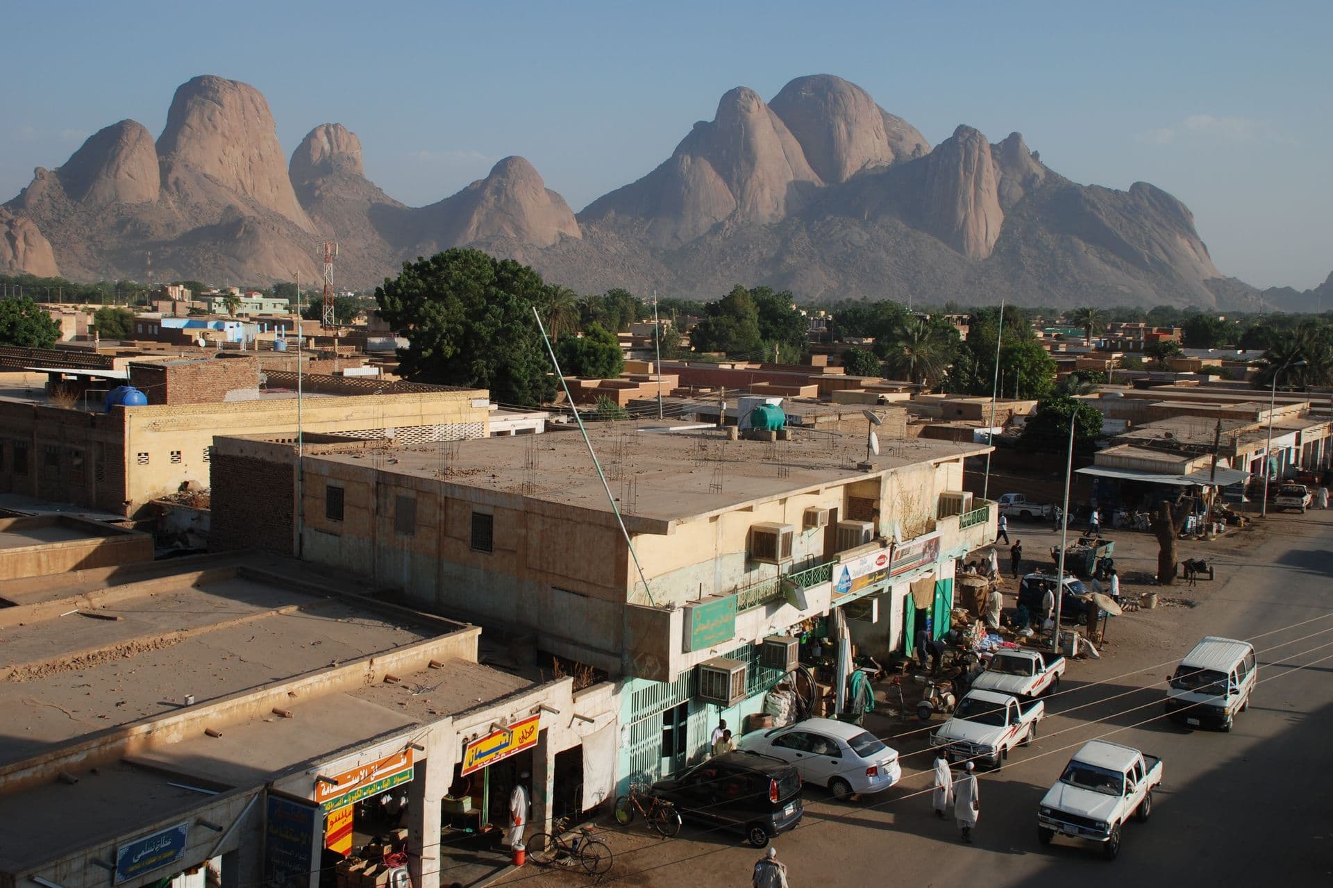 السياسة والأخبار