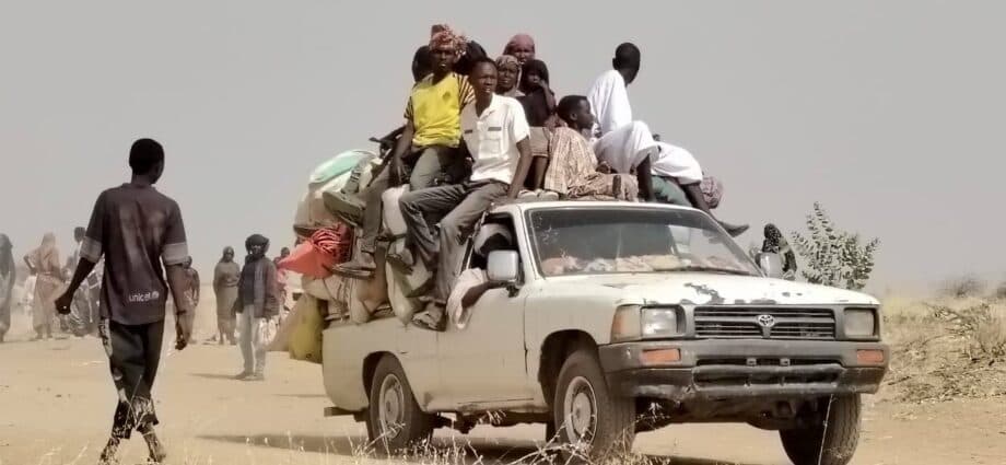 السياسة والأخبار