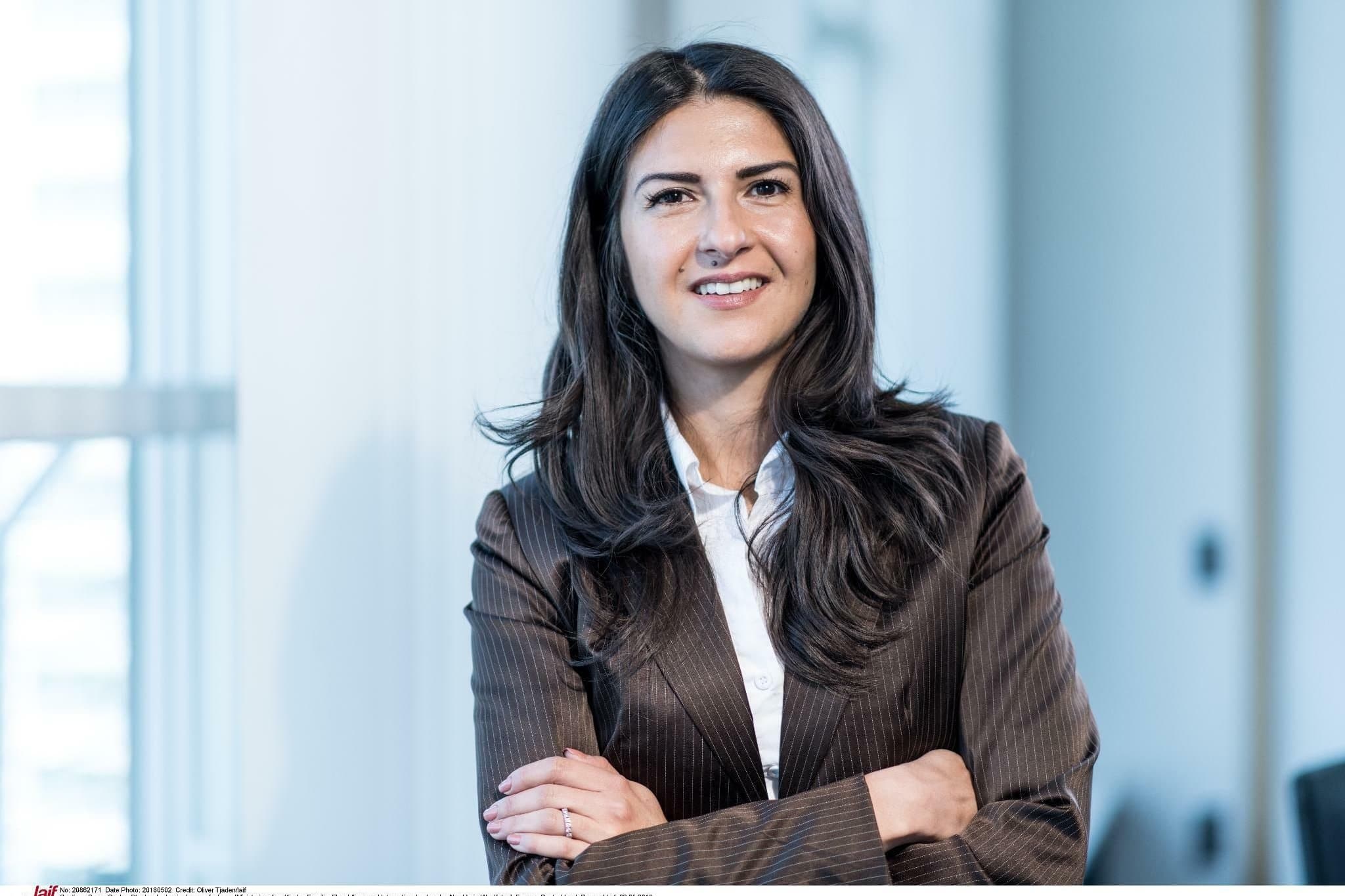 السياسة والأخبار